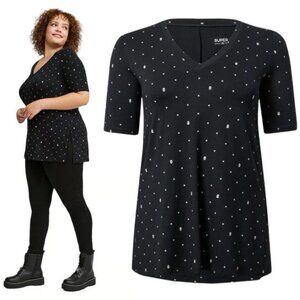 Torrid Super Soft Skull Star Print V-Neck Tee Size 1 Black Side Slit